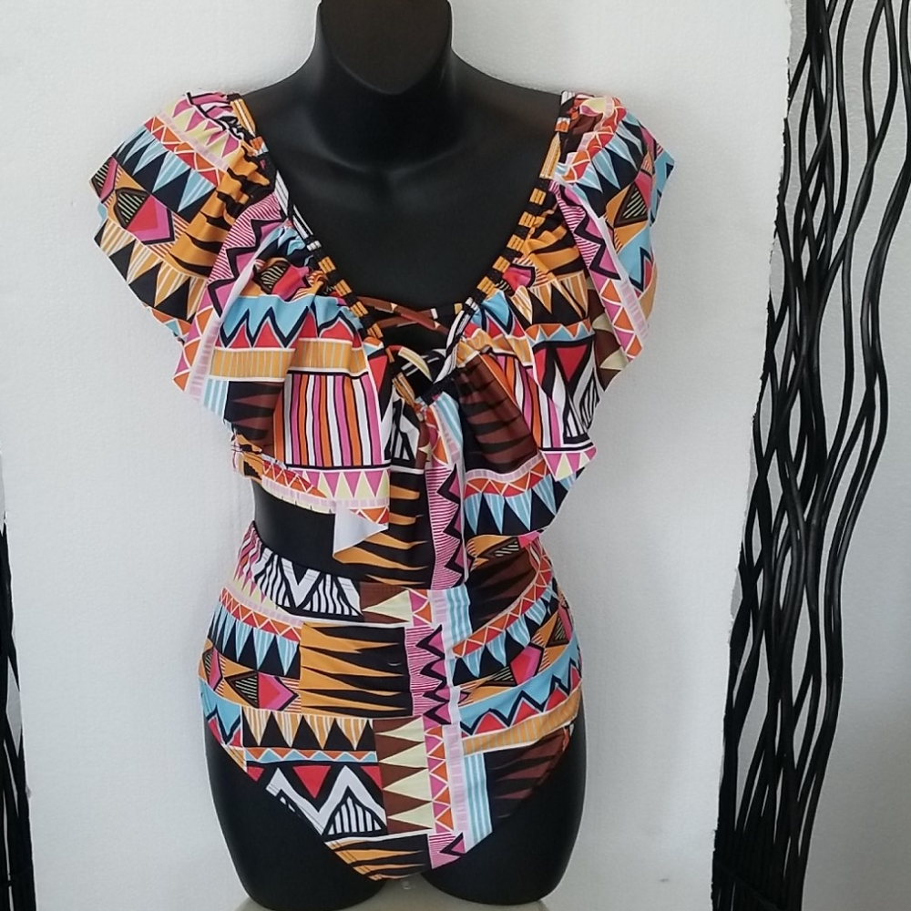 Multi-color 2 piece swim suit. Sz 3X